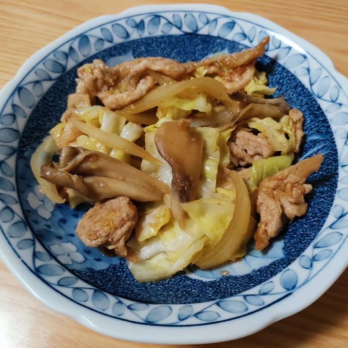 豚肉、キャベツ、玉ねぎ、舞茸の生姜炒め